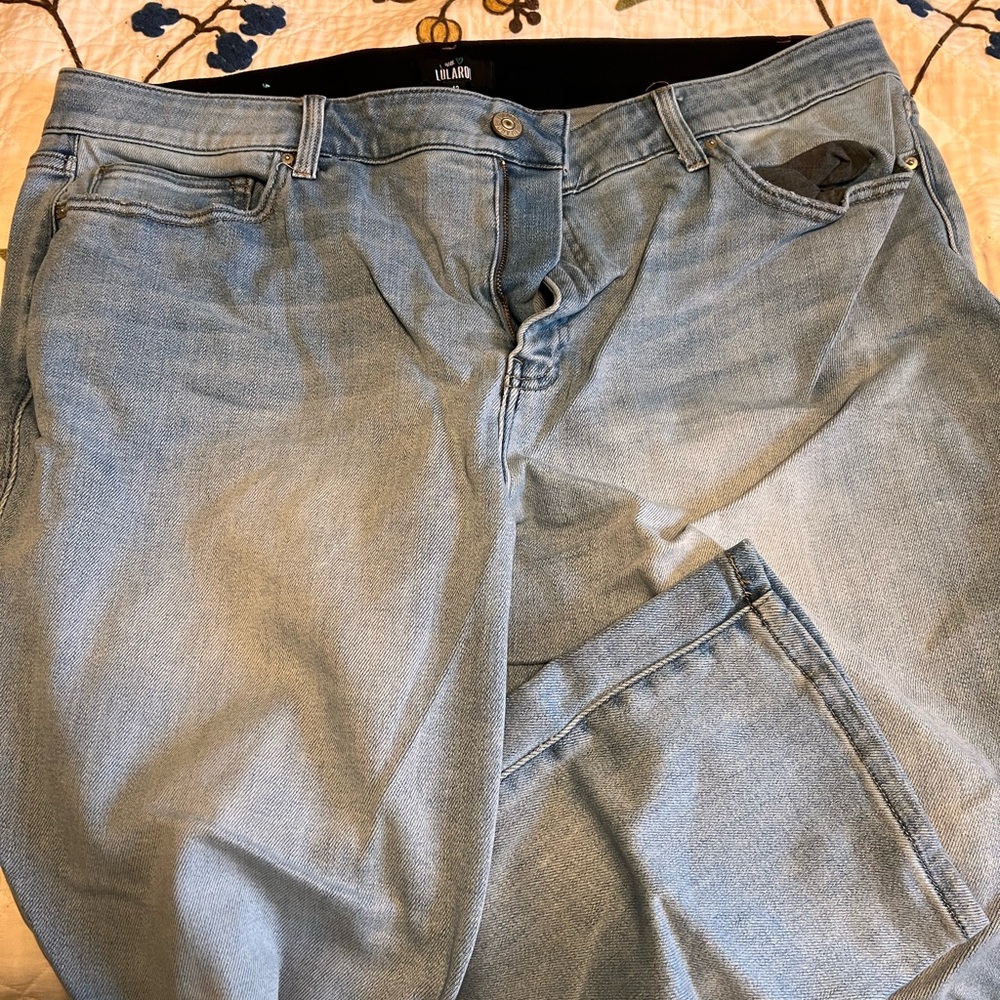 LuLaRoe light wash Jeans size 42